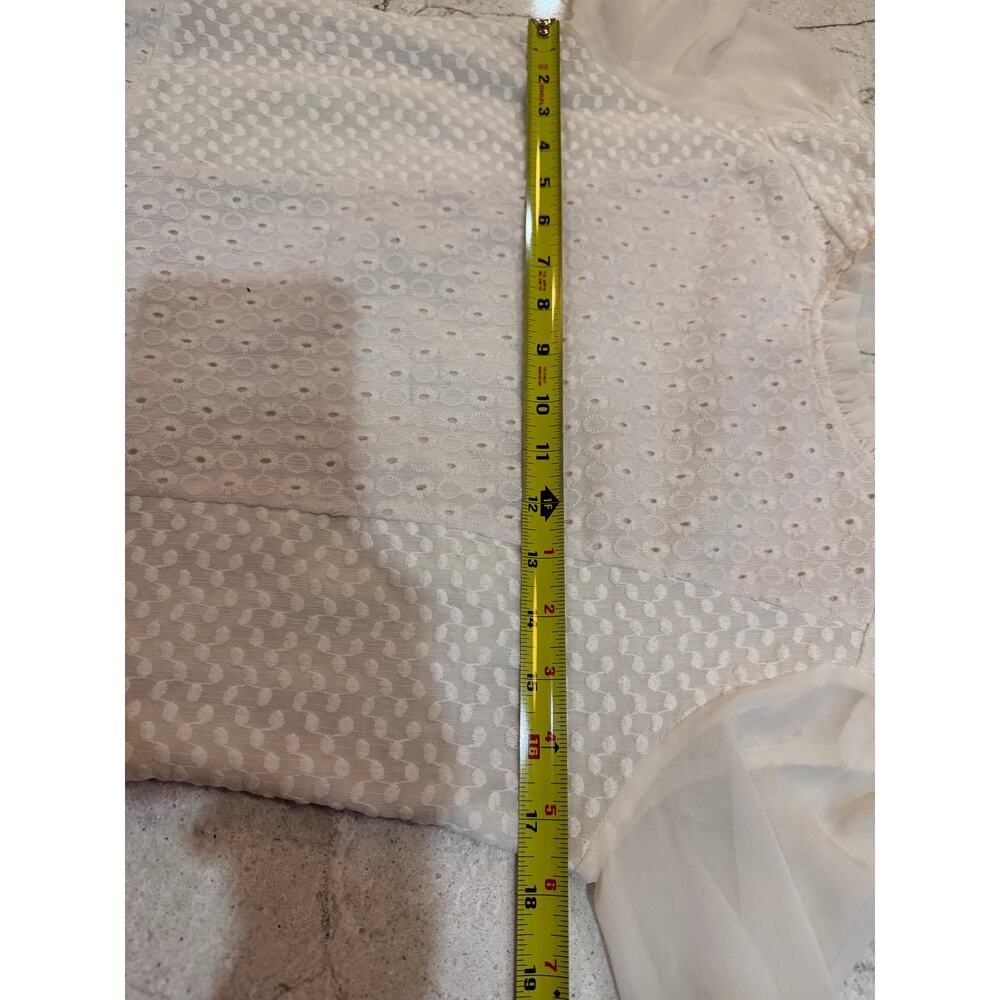Off-White Eyelet Top by Express 🤍
Size Medium - Picture 7 of 7